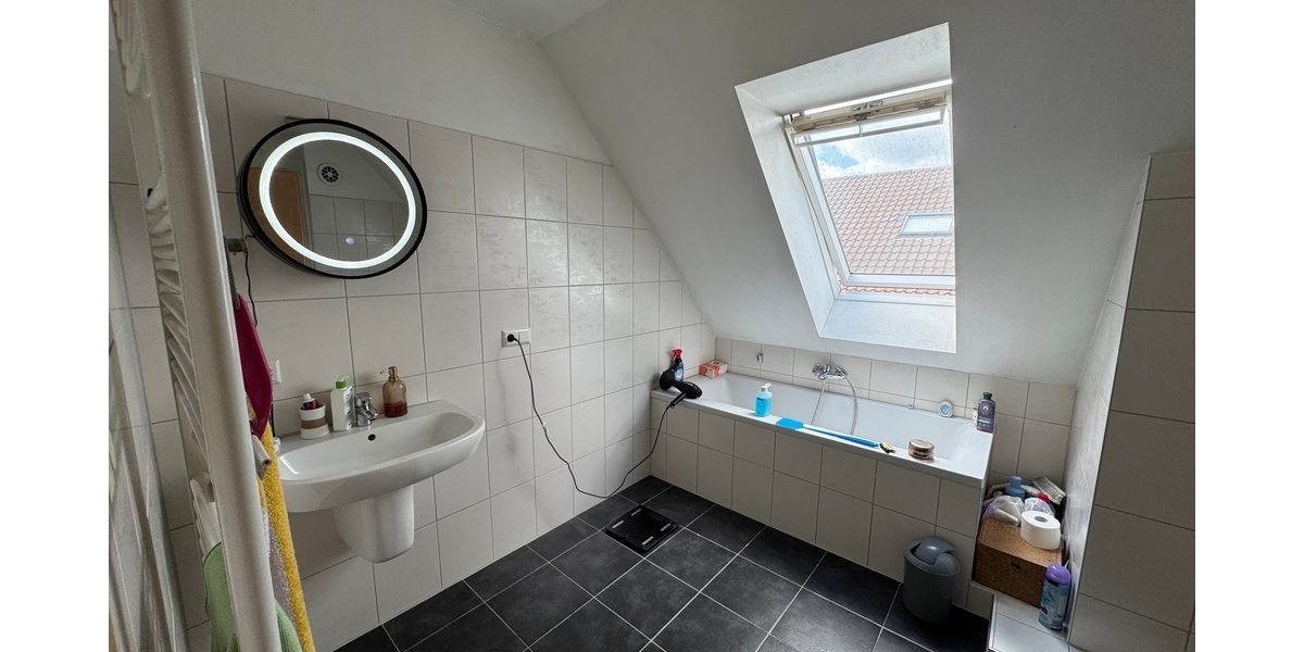 Energieeffizientes EFH mit Einliegerwohnung, Terrasse und großem Hof - Einfamilienhaus Sulzfeld | Angebot:24344056