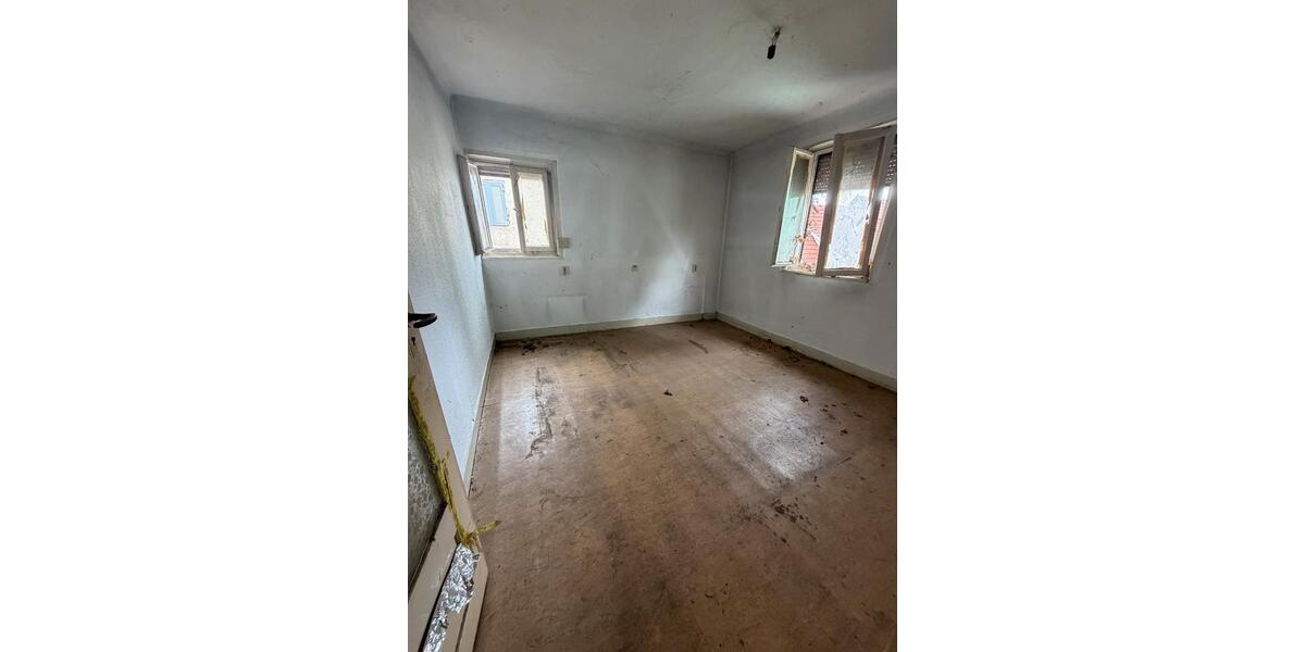 Einfamilienhaus Lauffen am Neckar - 4 Zimmer, 60 m&sup2;, 69.000&euro; | Angebot:26794447