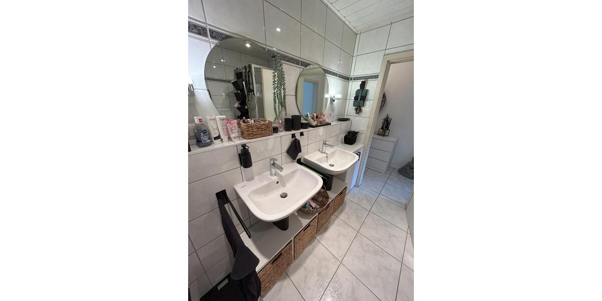 Etagenwohnung Wiesloch - 3 Zimmer, 91 m&sup2;, 1.100&euro; | Angebot:25811373