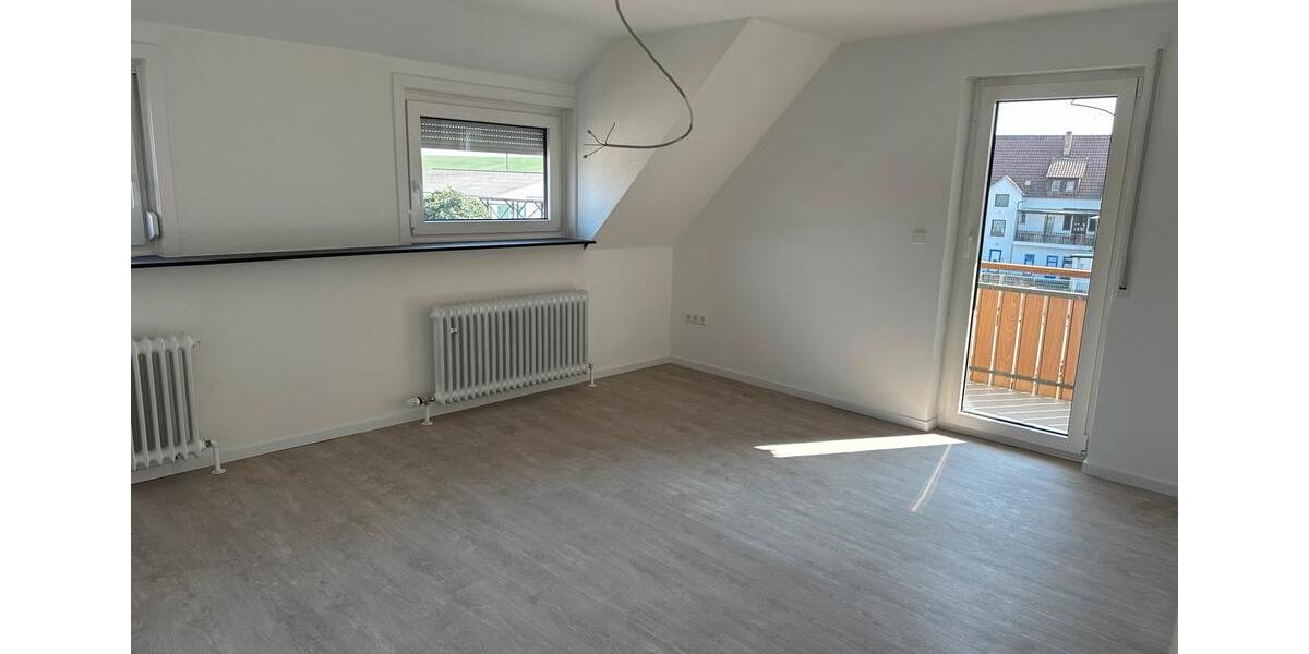 Dachgeschoßwohnung Brackenheim - 3 Zimmer, 60 m&sup2;, 900&euro; | Angebot:25807549