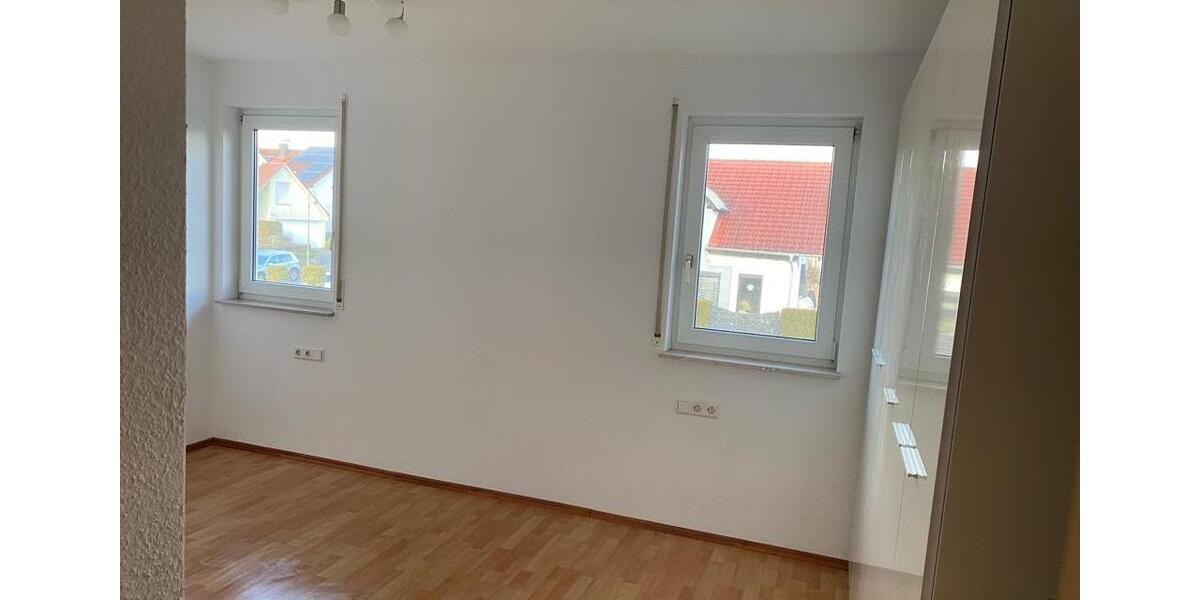 Hochparterre Brackenheim - 3.5 Zimmer, 75 m&sup2;, 1.400&euro; | Angebot:25865107