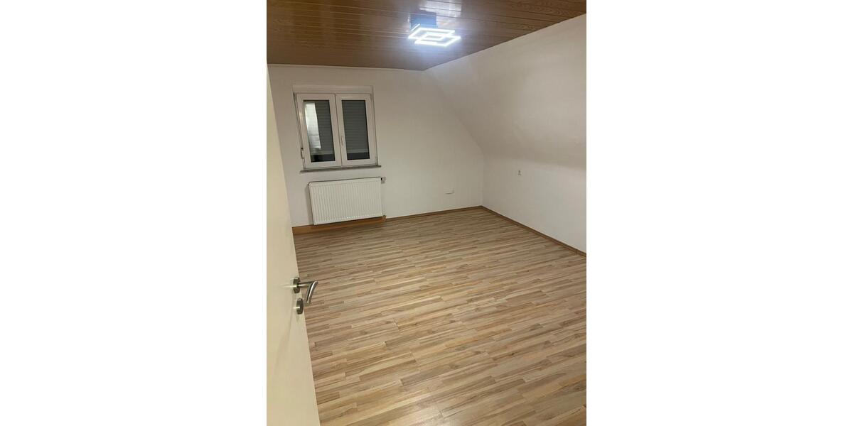 Dachgeschoßwohnung Kirchheim am Neckar - 1 Zimmer, 50 m&sup2;, 750&euro; | Angebot:25342613