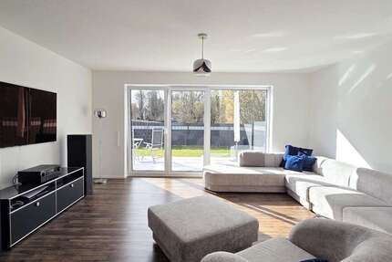 Haus Gemmingen - 4 Zimmer, 134 m&sup2;, 1.600&euro; | Angebot:25150544