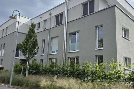 Wohnung Brackenheim - 3 Zimmer, 84 m&sup2;, 1.260&euro; | Angebot:27043606