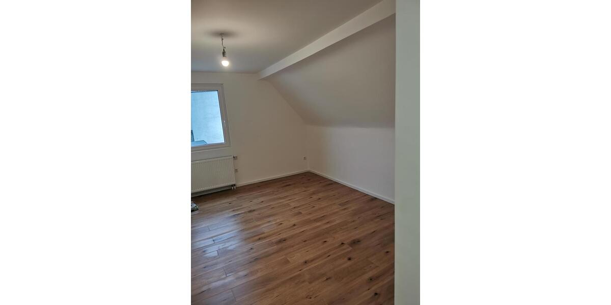 Etagenwohnung Kraichtal - 3 Zimmer, 65 m&sup2;, 990&euro; | Angebot:25942976