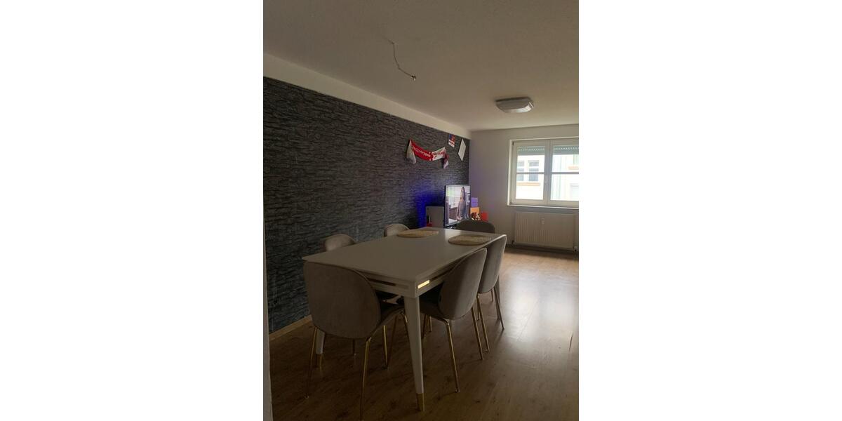 Etagenwohnung Knittlingen - 2 Zimmer, 72 m&sup2;, 900&euro; | Angebot:25886778