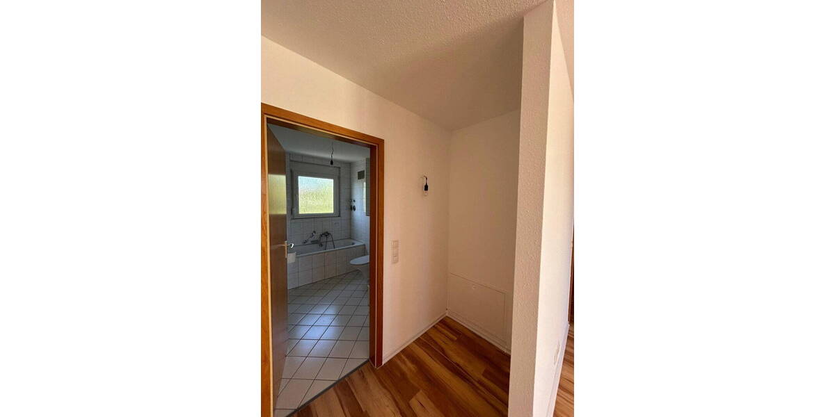 Etagenwohnung Bretten - 3 Zimmer, 80 m&sup2;, 970&euro; | Angebot:26770451