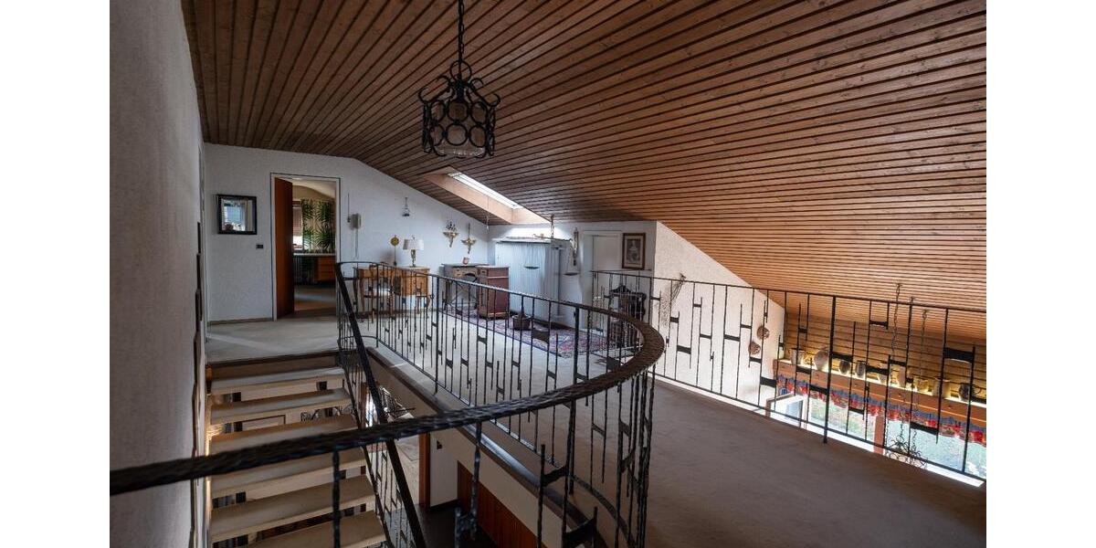 Einfamilienhaus Niefern-Öschelbronn Öschelbronn - 10 Zimmer, 459 m&sup2;, 950.000&euro; | Angebot:25352401