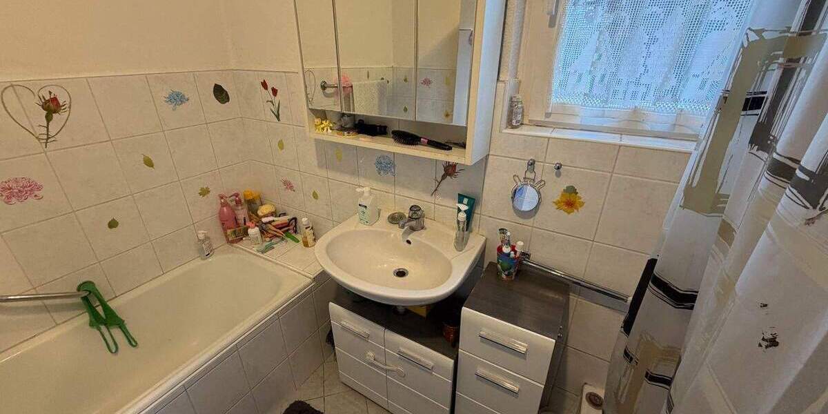 Mehrfamilienhaus, Wohnhaus Wiesloch - 7 Zimmer, 190 m&sup2;, 750.000&euro; | Angebot:25668073