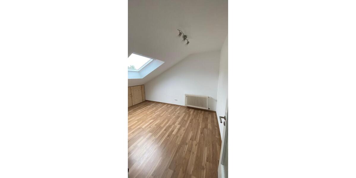 Dachgeschoßwohnung Mühlacker - 3 Zimmer, 70 m&sup2;, 800&euro; | Angebot:25821665