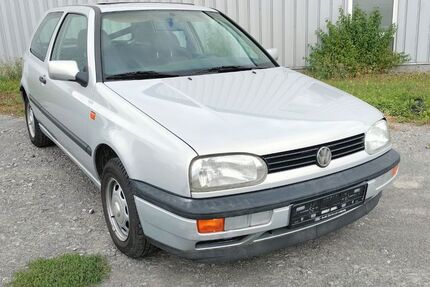 VW Golf 96.900 km 1.999 &euro; Leingarten 74211