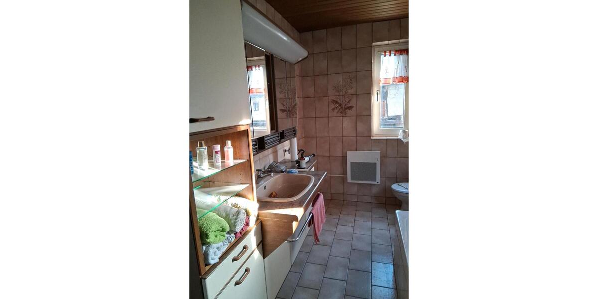 Erdgeschoßwohnung Bretten - 4 Zimmer, 76 m&sup2;, 1.200&euro; | Angebot:25396845