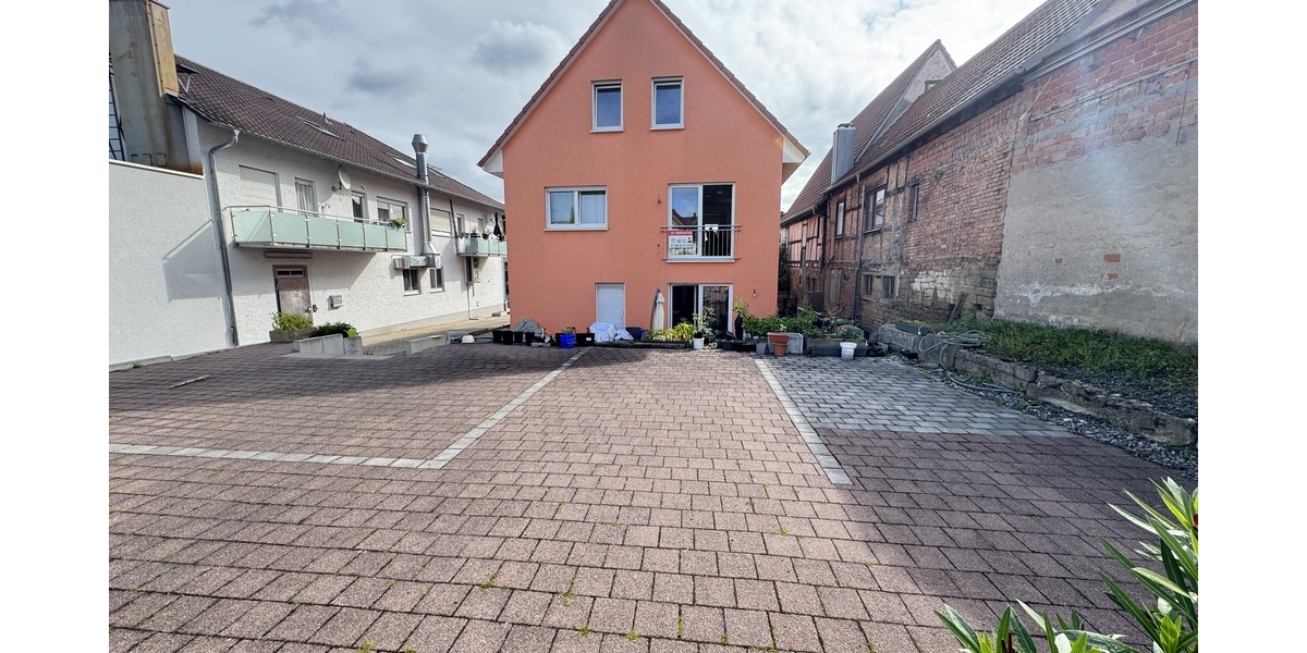 Energieeffizientes EFH mit Einliegerwohnung, Terrasse und großem Hof - Einfamilienhaus Sulzfeld | Angebot:24344056