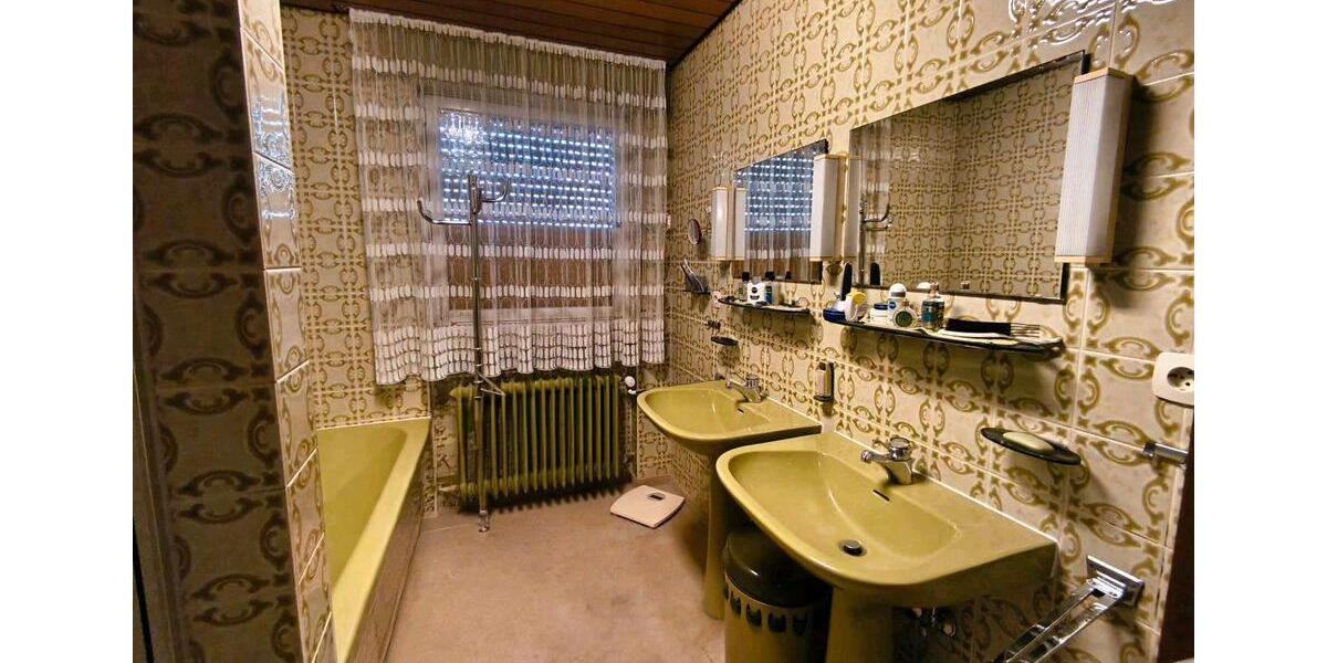 Einfamilienhaus Oedheim - 8 Zimmer, 191 m&sup2;, 450.000&euro; | Angebot:25936209