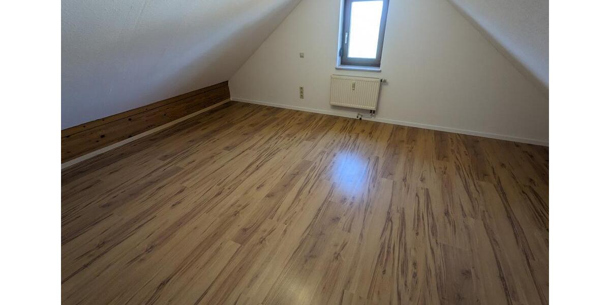 Dachgeschoßwohnung Bietigheim-Bissingen Bissingen - 3 Zimmer, 67 m&sup2;, 1.115&euro; | Angebot:25875380