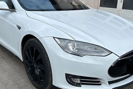 Tesla Model S 206.308 km 16.990 &euro; Heilbronn 74072