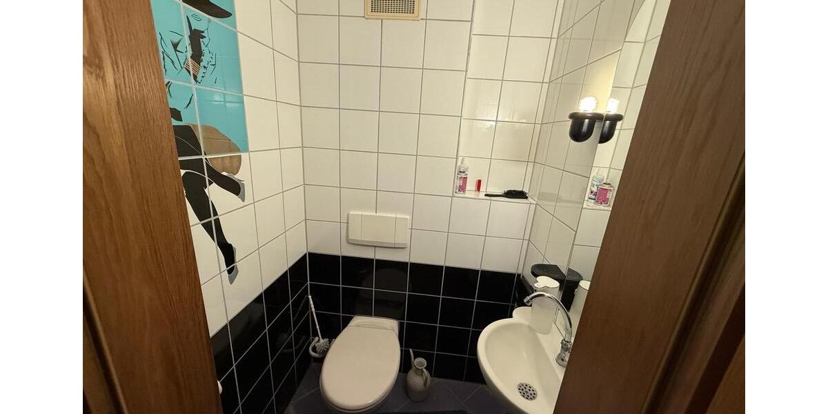 Erdgeschoßwohnung Kirchardt - 3 Zimmer, 135 m&sup2;, 1.200&euro; | Angebot:25430713