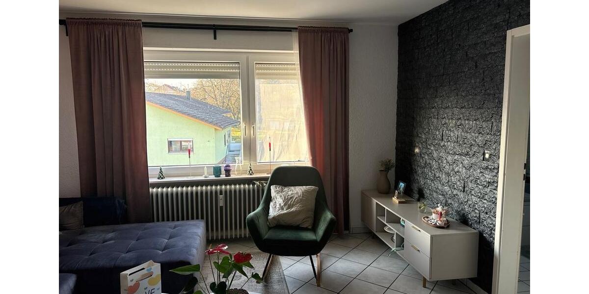 Dachgeschoßwohnung Kirchardt - 3 Zimmer, 60 m&sup2;, 800&euro; | Angebot:25510146
