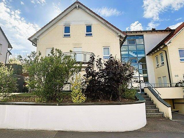 Etagenwohnung Neckarsulm Obereisesheim - 3 Zimmer, 101 m&sup2;, 1.100&euro; | Angebot:26657101