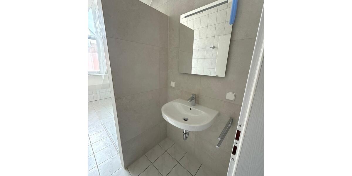 Dachgeschoßwohnung Neckargemünd - 2.5 Zimmer, 65 m&sup2;, 1.100&euro; | Angebot:25291362