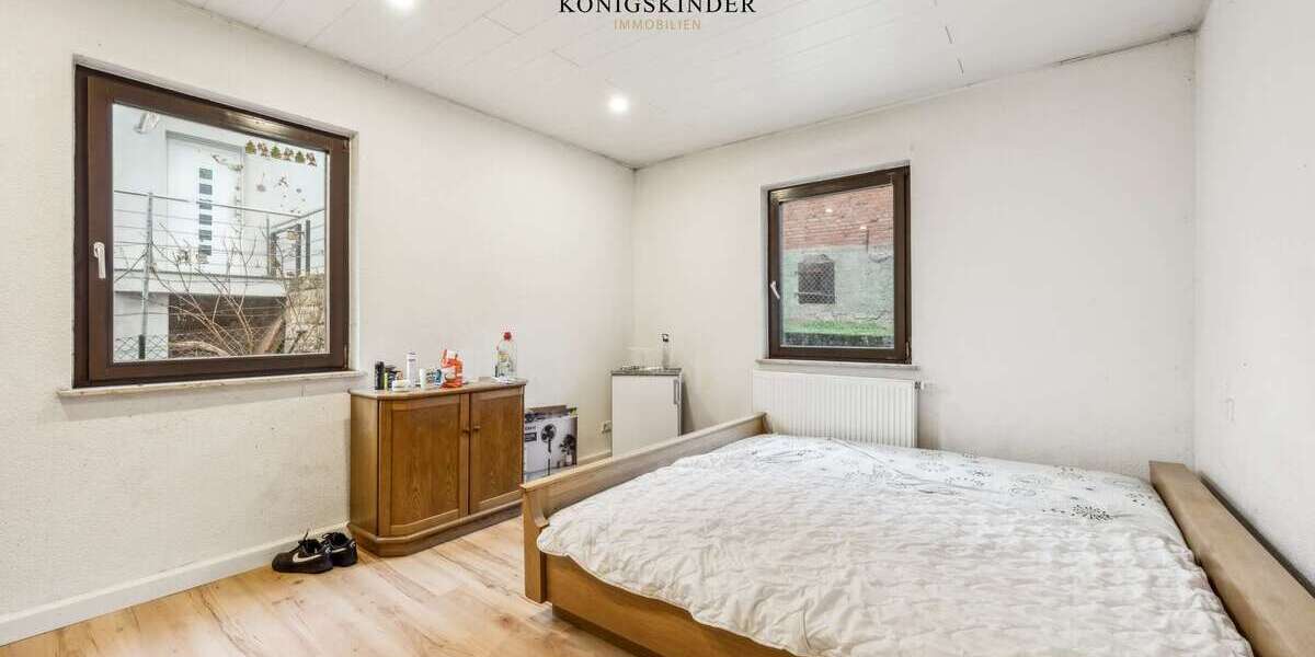 Einfamilienhaus Cleebronn - 9 Zimmer, 181 m&sup2;, 500.000&euro; | Angebot:25834394