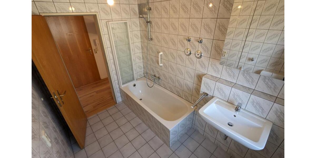 Dachgeschoßwohnung Bietigheim-Bissingen Bissingen - 3 Zimmer, 67 m&sup2;, 1.115&euro; | Angebot:25875380