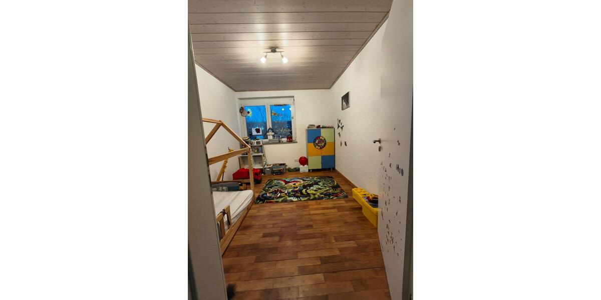 Erdgeschoßwohnung Brackenheim - 4 Zimmer, 91 m&sup2;, 990&euro; | Angebot:24863002
