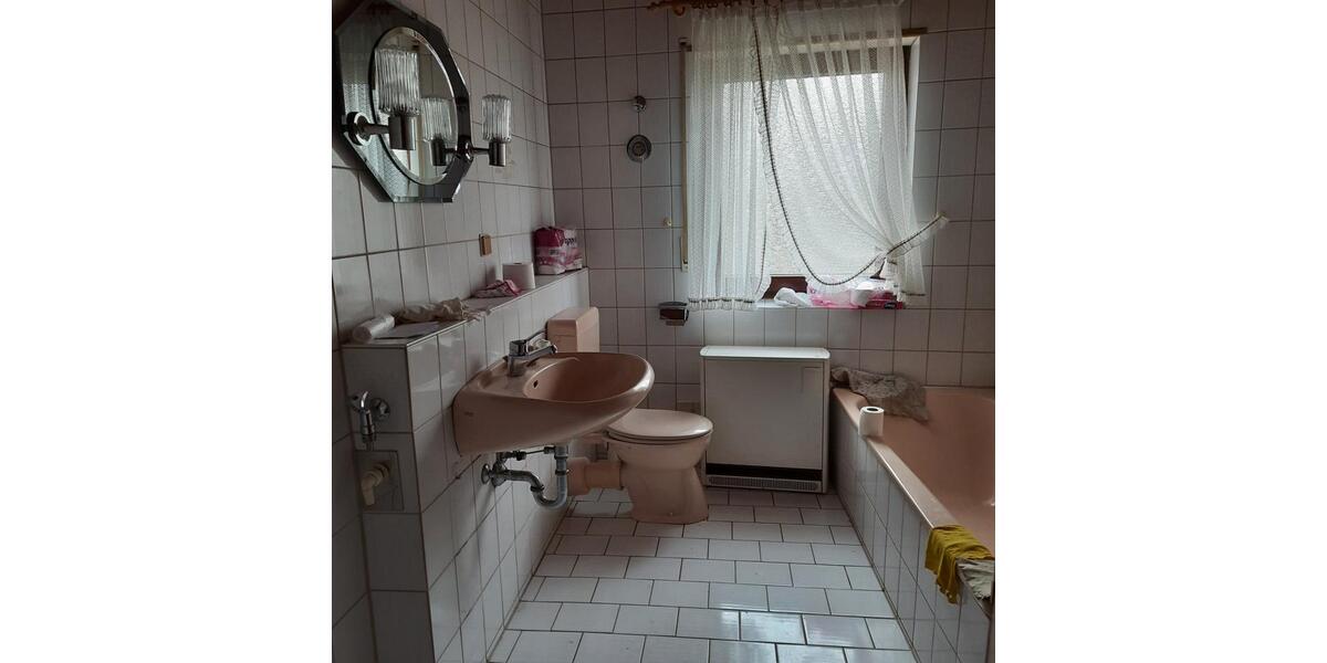Etagenwohnung Bruchsal - 2 Zimmer, 83 m&sup2;, 930&euro; | Angebot:25873587