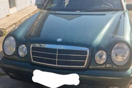 Mercedes-Benz E 240 196.000 km 2.500 &euro; Östringen 76684