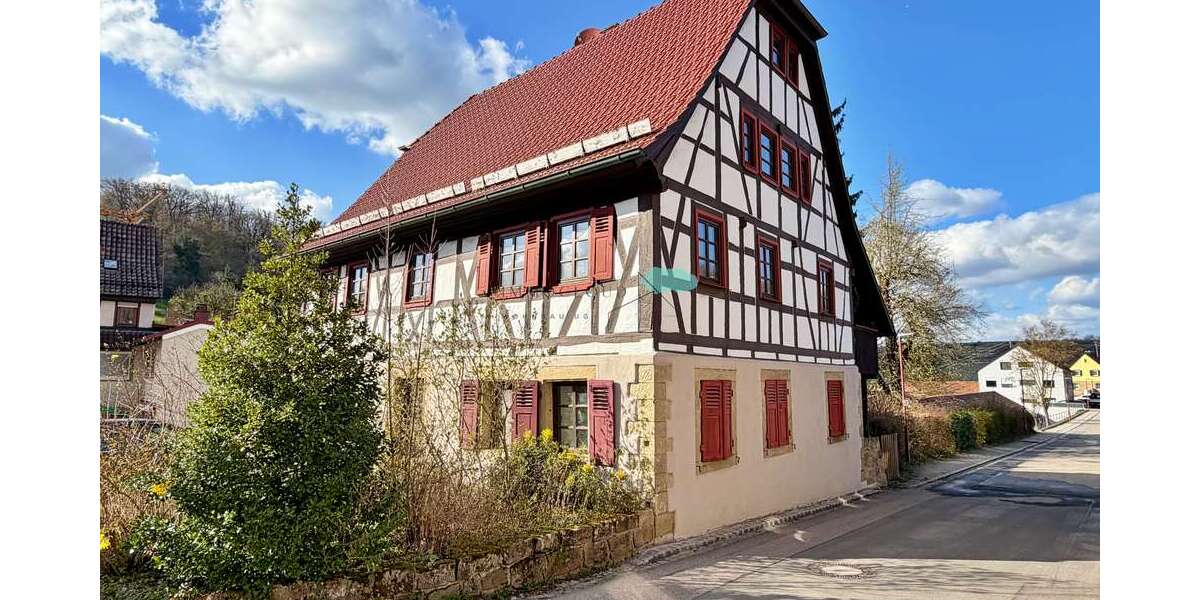 Einfamilienhaus Knittlingen - 9 Zimmer, 216 m&sup2;, 505.000&euro; | Angebot:26015718