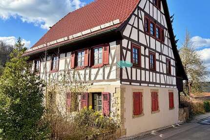 Haus Knittlingen - 9 Zimmer, 216 m&sup2;, 505.000&euro; | Angebot:26015718