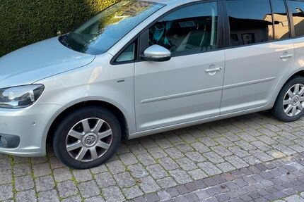VW Touran 119.000 km 10.400 &euro; Neulingen 75245