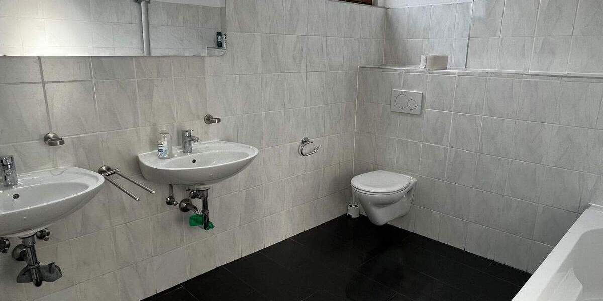 Etagenwohnung Niefern-Öschelbronn Niefern - 5 Zimmer, 130 m&sup2;, 299.000&euro; | Angebot:25780877