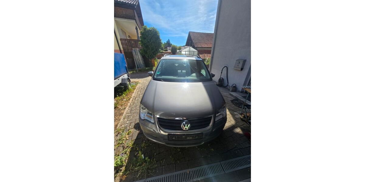 VW Touran 209.571 km 4.200 &euro; Knittlingen 75438