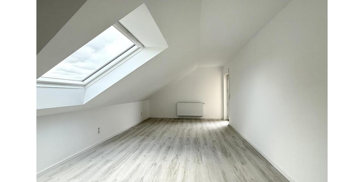 Dachgeschoßwohnung Kürnbach - 4 Zimmer, 120 m&sup2;, 1.175&euro; | Angebot:26284377