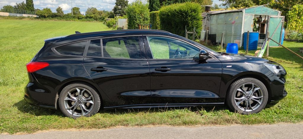Ford Focus 133.300 km 11.900 &euro; Bietigheim-Bissingen 74321