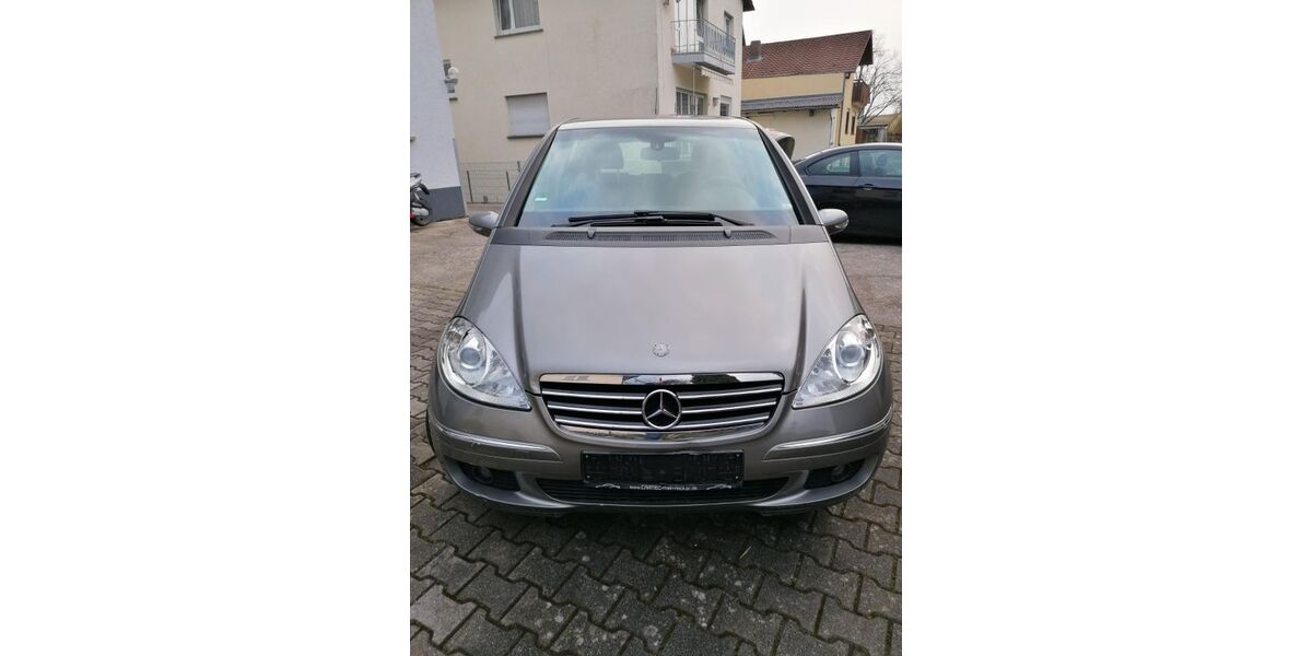 Mercedes-Benz A 180 99.285 km 3.400 &euro; Sinsheim 74889