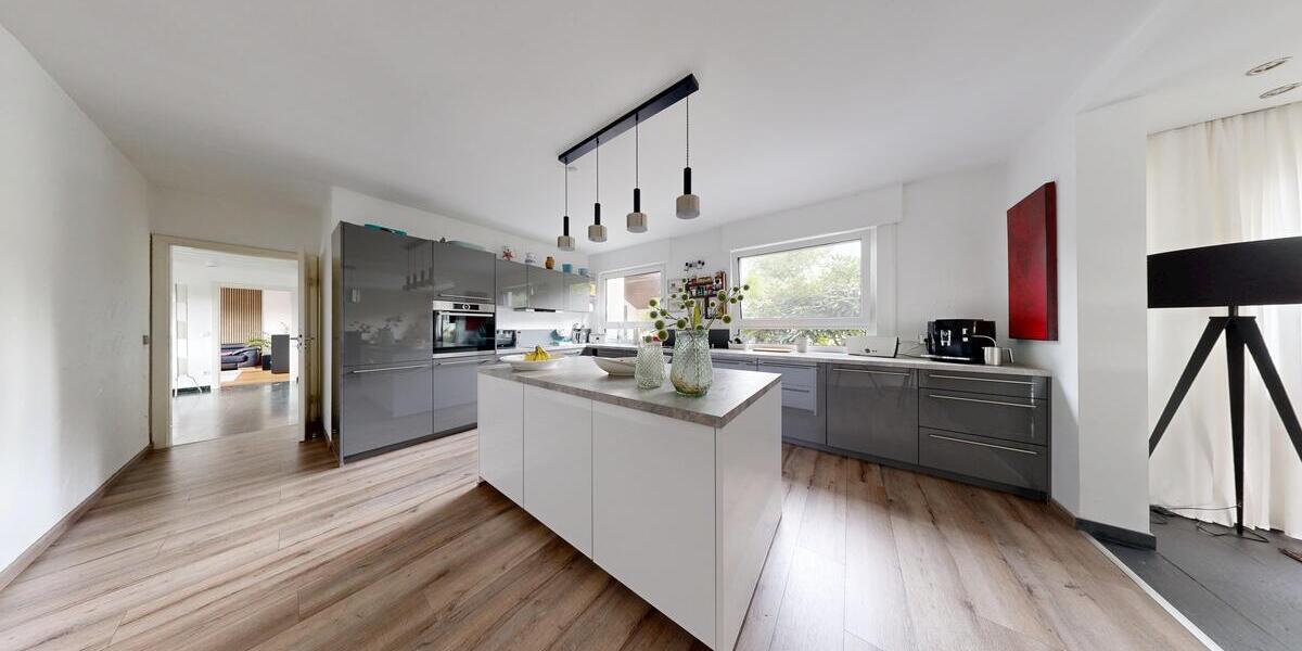 Exklusives, großes Einfamilienhaus in guter und ruhiger Ortsrand-Lage - Einfamilienhaus Eisingen | Angebot:22457254