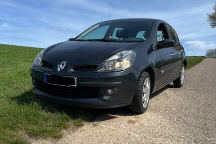 Renault Clio 122.000 km 2.500 &euro; Menzingen 76703