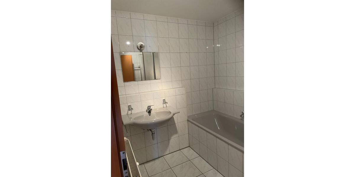 Etagenwohnung Sachsenheim - 2.5 Zimmer, 64 m&sup2;, 255.000&euro; | Angebot:24786865