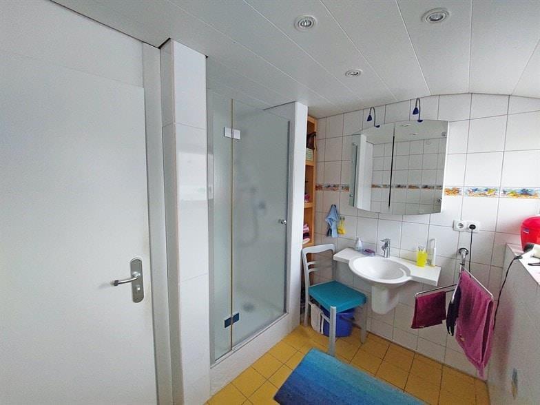 Einfamilienhaus Mühlacker - 8 Zimmer, 159 m&sup2;, 379.000&euro; | Angebot:25992437