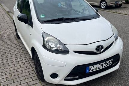 Toyota Aygo (X) 158.600 km 3.000 &euro; Bruchsal 76646