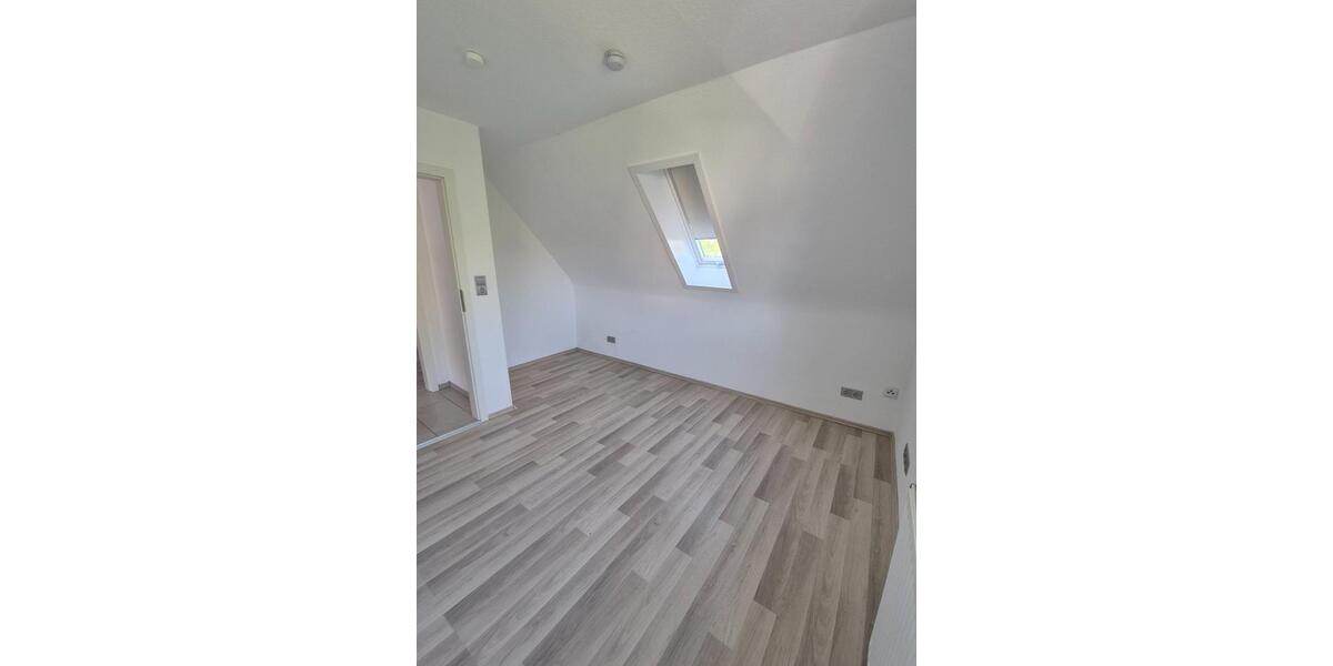 Doppelhaushälfte Bretten - 5 Zimmer, 90 m&sup2;, 445.000&euro; | Angebot:25063292