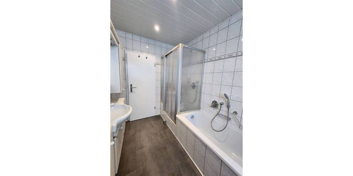 Einfamilienhaus Sinsheim Reihen - 8 Zimmer, 243 m&sup2;, 687.000&euro; | Angebot:25731533