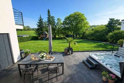 Haus Ilsfeld - 9 Zimmer, 306 m&sup2;, 1.790.000&euro; | Angebot:25301381