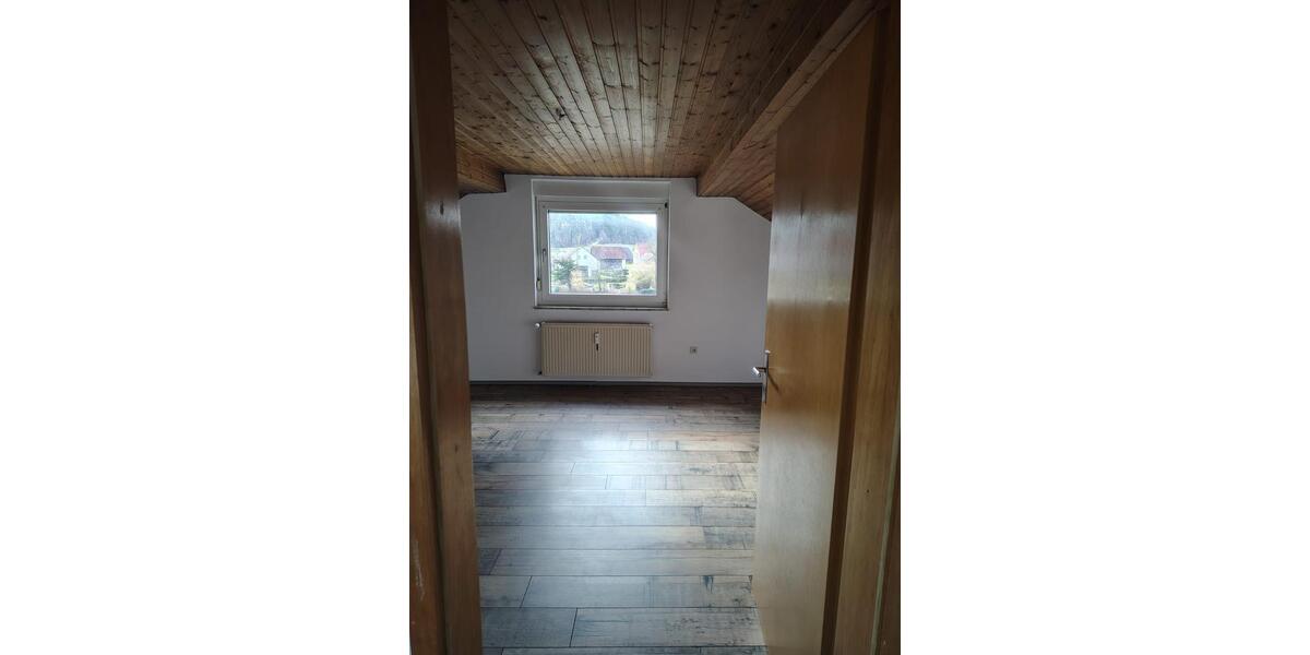 Dachgeschoßwohnung Neckarbischofsheim - 2 Zimmer, 47 m&sup2;, 620&euro; | Angebot:25976189