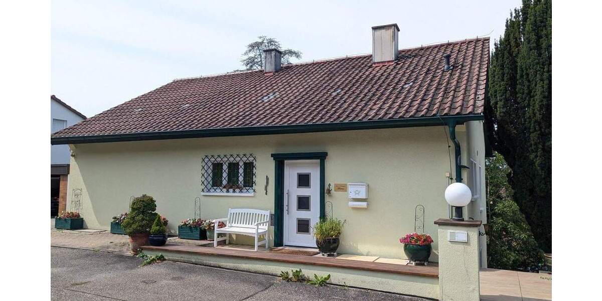 Einfamilienhaus Niefern-Öschelbronn Niefern - 7 Zimmer, 190 m&sup2;, 550.000&euro; | Angebot:25738400