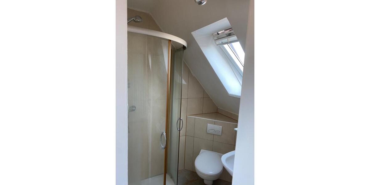 Dachgeschoßwohnung Brackenheim - 1 Zimmer, 17 m&sup2;, 400&euro; | Angebot:25750777