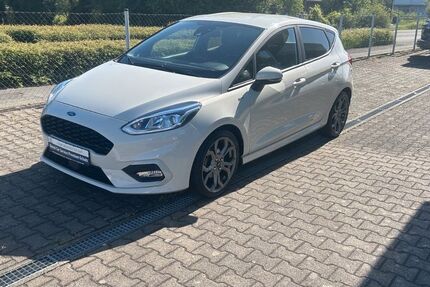 Ford Fiesta 54.300 km 13.590 &euro; Königsbach-Stein 75203
