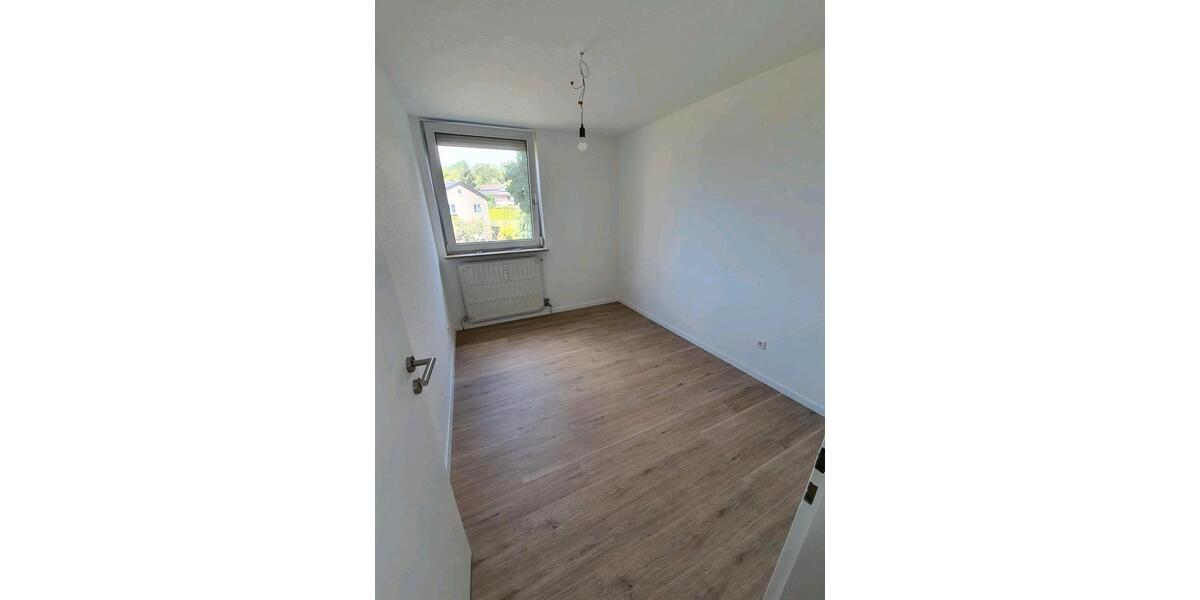 Etagenwohnung Neckarsulm - 4 Zimmer, 98 m&sup2;, 1.400&euro; | Angebot:25875369